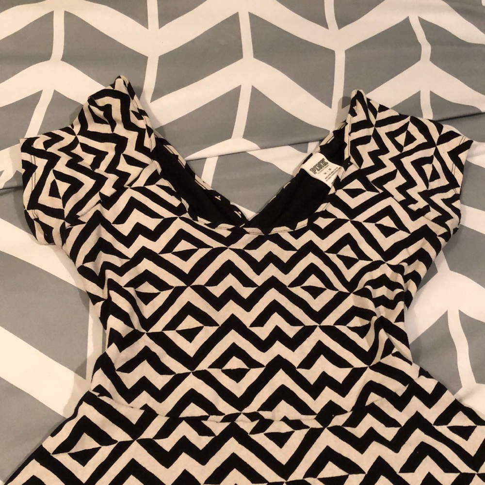PINK MED, cream/black, short dress, EXCELLENT COND